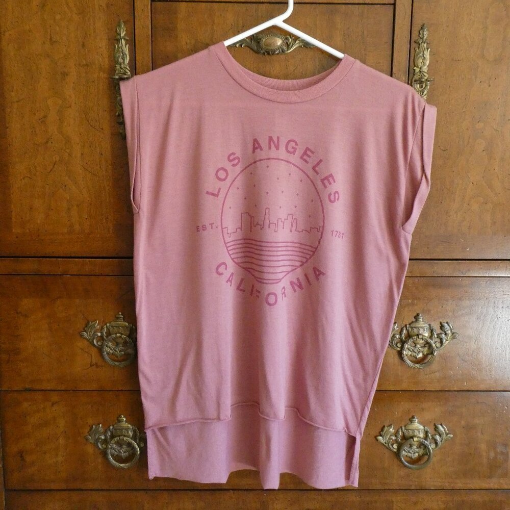 Women's Los Angeles T-shirt Size Small - runs big
